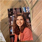 Enseignante dynamique et motivée pour accompagner les enfants en primaire.